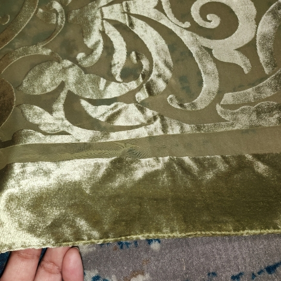 Givenchy scarf Silk 41x43 inches - Picture 11 of 11